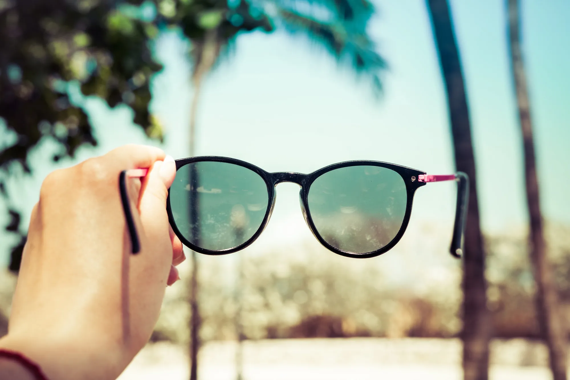 The best website to buy sunglasses: important tips and original brands